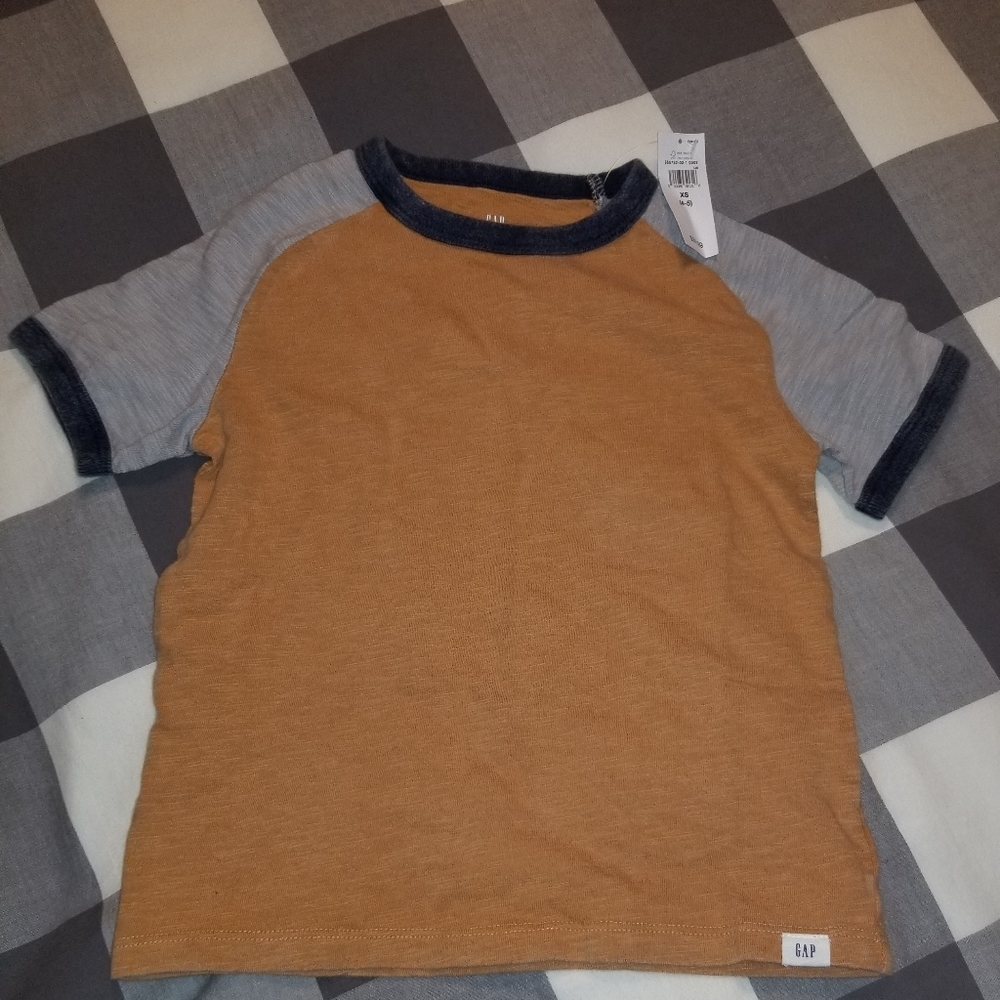 Boys Gap tshirt 4-5
